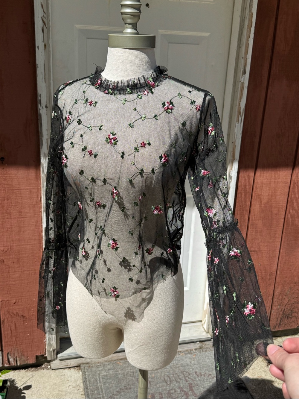 NWT RO&DE Black Sheer Mesh Floral Embroidered Blouse Top Size Small